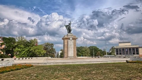 4K timelapse with statue Stock Footage 72729082