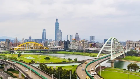 4k Timelapse Traffic of Rainbow bridge with Taipei city, Taiwan Stock Footage 127401596