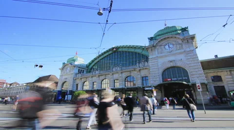 4K Timelapse trainstation - commuters entering in the station Stock Footage 55767014