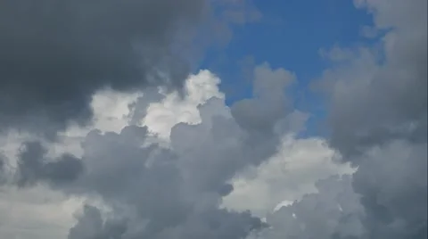 4k timelapse video of clouds moving on a blue sky/Clouds moving on a blue sky 스톡 동영상 55737209