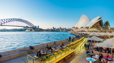 4k timelapse video of people dining at outdoor restaurants in Sydney Video stock 64935087