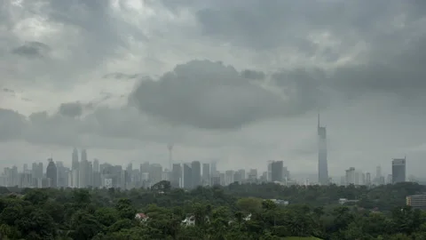 4k Timelapse View of Kuala Lumpur City centre duirng rainy day 動画素材 220515482