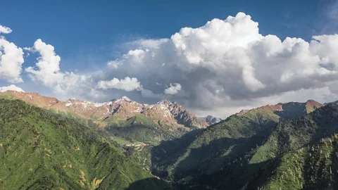 4k Timelapse view of Mountains and Clouds. Video stock 114981313