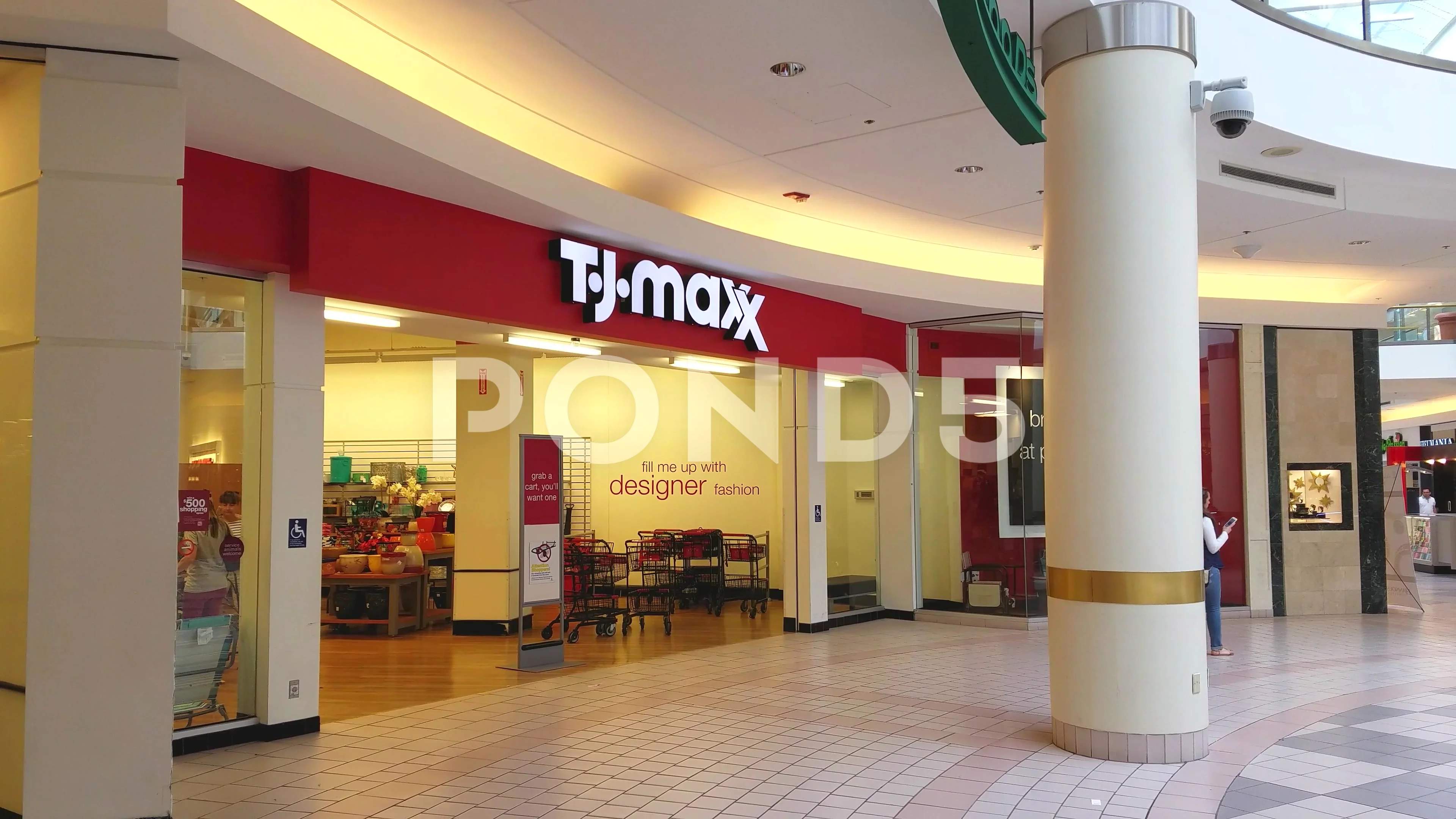 Tj Maxx Department Store Stock Photo - Download Image Now - T.J. Maxx,  Department Store, Adult - iStock