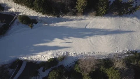 4K Top Down video of skier Video stock 125319712