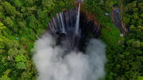 4K Top Down View of Tumpak Sewu Waterfall Basin, East Java Indonesia 스톡 동영상 329005034