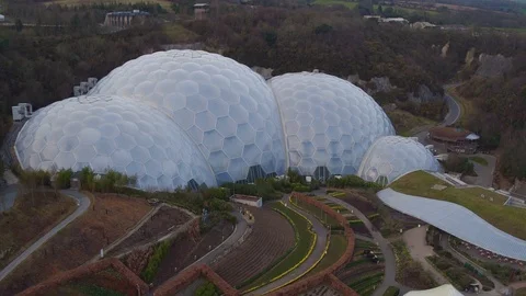 4K tracking shot of the big biome at Eden Project, UK 스톡 동영상 104962871
