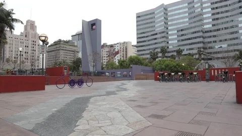 4K tracking shot of empty downtown Los Angeles city park during Covid-19 virus Stock Footage 139315413