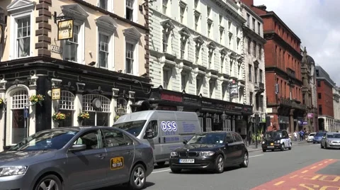 4K Traditional facade building traffic street beautiful Liverpool downtown icon Vídeos de archivo 59976341
