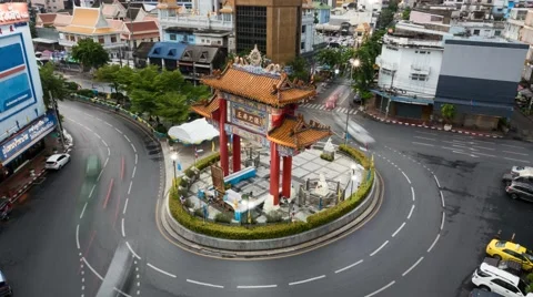 4K Traffic circling around the Odeon roundabout, time lapse, Chinatown, Bangkok Stock Footage 68408353