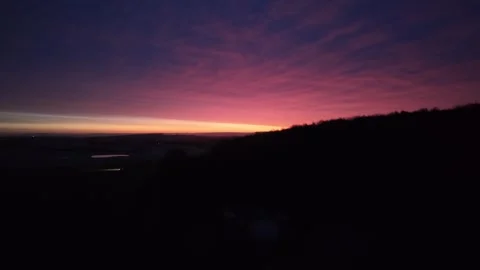 4K Twilight Sky With Dark Tree and Building Silhouettes 動画素材 333926912