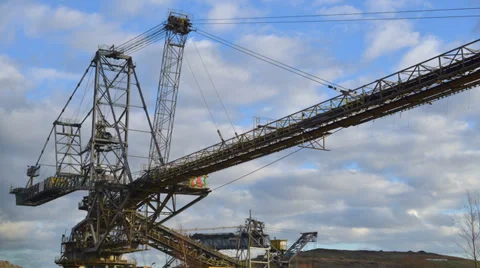 4k UHD giant strip mining excavator time lapse 11283 Vidéo 35288655