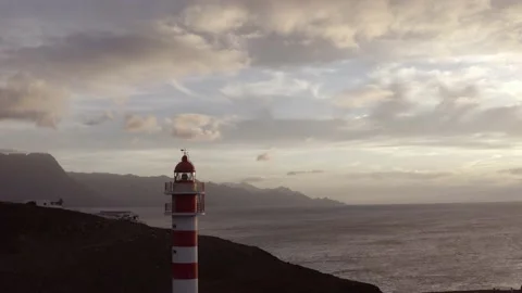 4K UHD | Lighthouse at sunset 動画素材 153351914