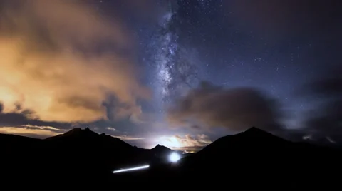 4k UHD milky way clouds traffic in mountain time lapse 11156 Vidéo 32260491
