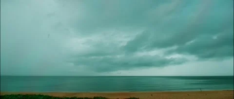4K Uhd Seamless Anamorphic Cinema Of A Heavy Rain On The Beach Stock-Footage 161508646