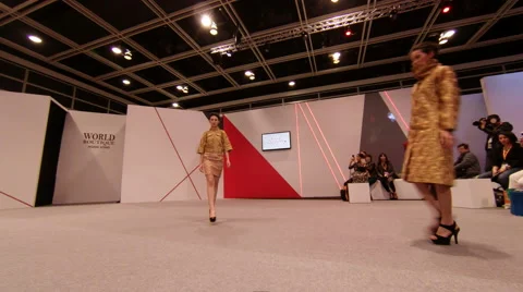 4K UHD Super models Haute Couture catwalk high fashion runway Fashion Week Stock Footage 40752172
