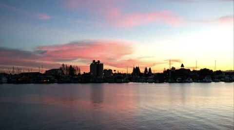 4k UHD time lapse of night falling over the Alameda shoreline Stock Footage 35522551