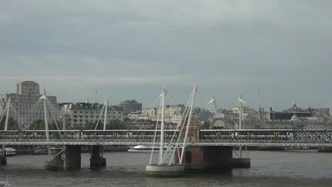 4K UHD ULTRA HD (Train-From-London-Eye) Kulltech 動画素材 72718649