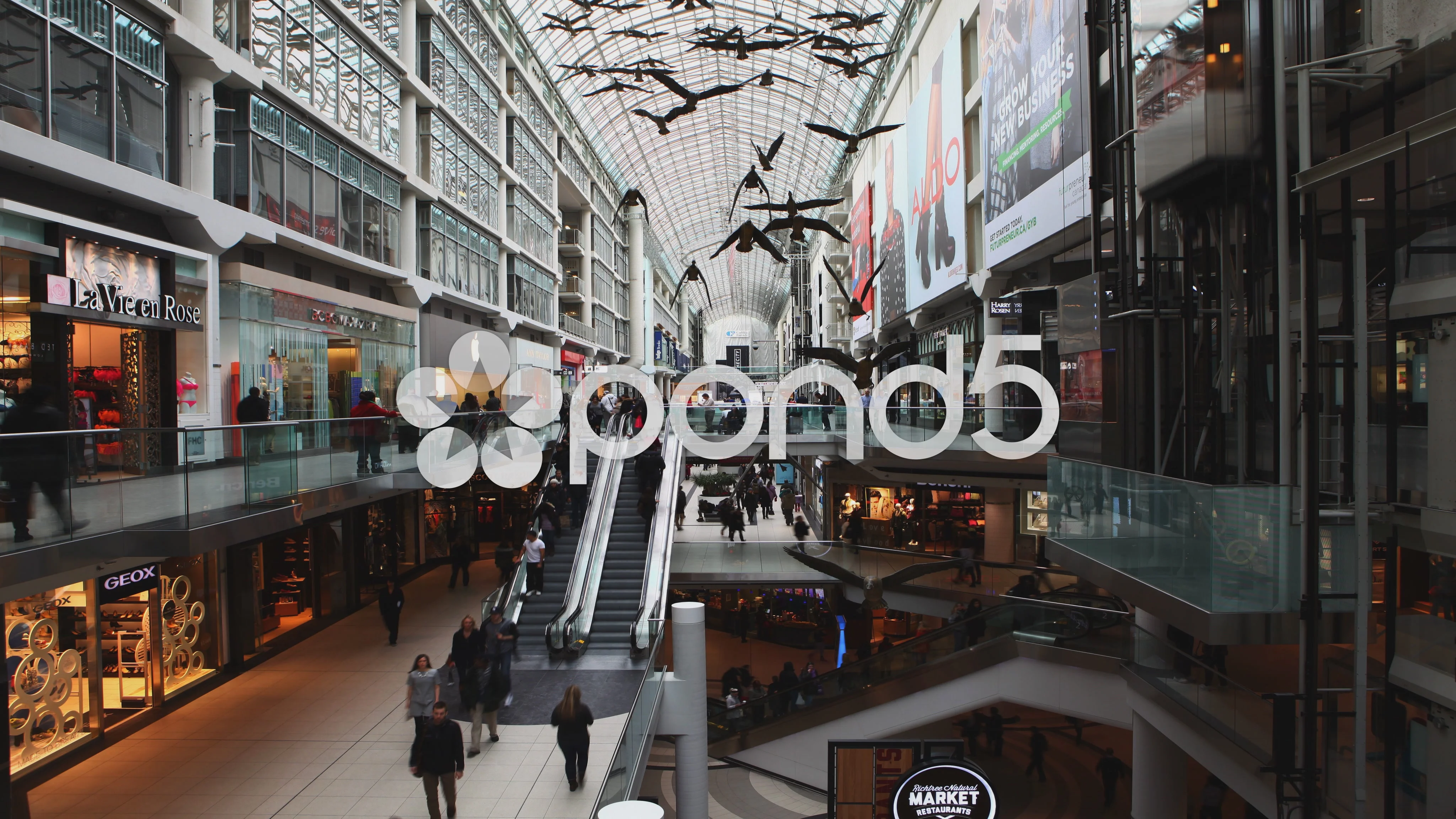 Toronto's Eaton Centre (walking tour in 4K) 