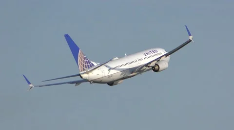 4K United Airlines plane take off, airport runway Stock Footage
