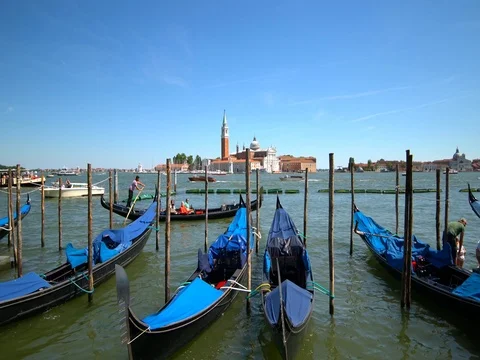 4k Venice Beautiful Gondolas Stock-Footage 77375465