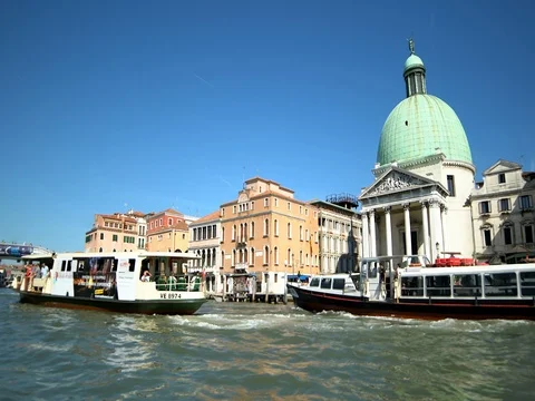 4k Venice in front of train station Stock Footage 77375477