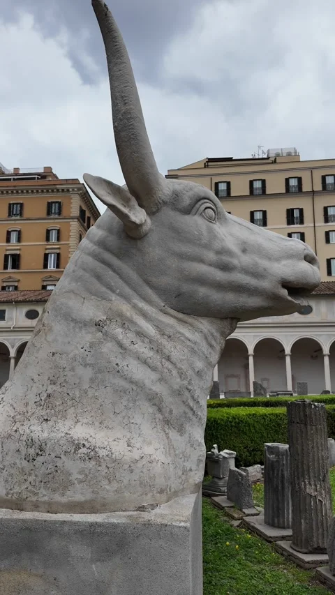 4K Vertical Slow Motion Of Bull Statue And Ancient Roman Vaults Video stock 332873243