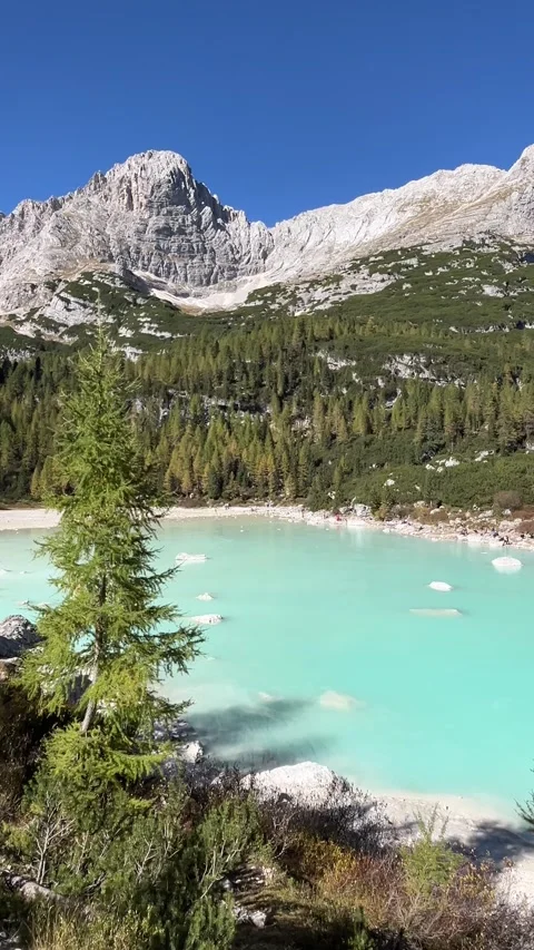 4K Vertical Video of Lago di Sorapis – Turquoise Alpine Lake in the Dolomites Stock Footage 331076764