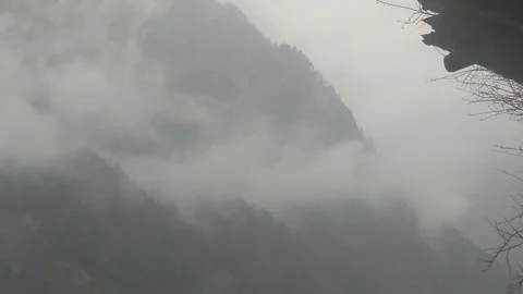 4K Video of clouds in hills. Video stock 331700593