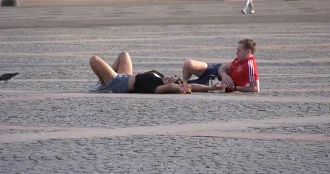 4K video of a couple in Palace Square in St Petersburg, Russia Stock Footage 143991778
