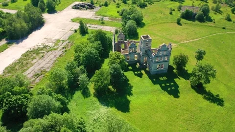 4K video from drone to Ungru manor a sunny summer day.Haapsalu,Estonia Видео 288917110