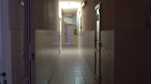 4k video. An empty corridor with no windows Stock Footage 229025096