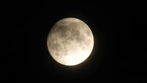 4k video full moon in the sky. Full moon at night with clouds 스톡 동영상 120358149