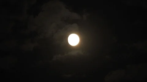 4k video full moon in the sky. Full moon at night with clouds Video stock 120358308