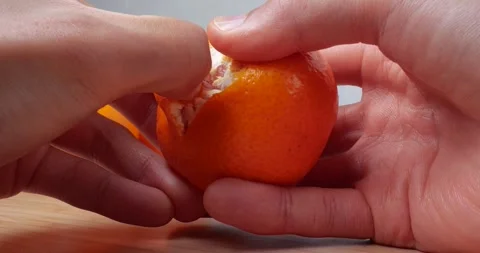 4K video of mandarin orange peeling. 스톡 동영상 249030998