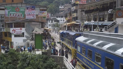 4k video of Peru Rail train arriving at Machu Picchu Station Stock Footage 97965558