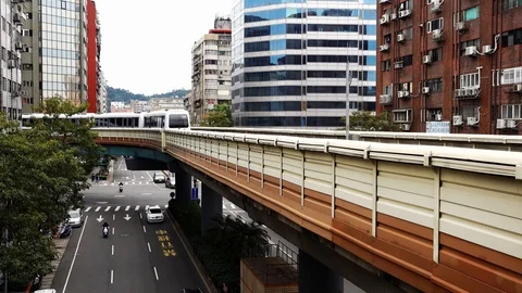 4K Video of train moving out from the platform Video stock 124638898