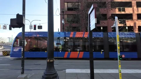 4K video of TriMet MAX light rail train passing through downtown Portland, OR Video stock 331625933