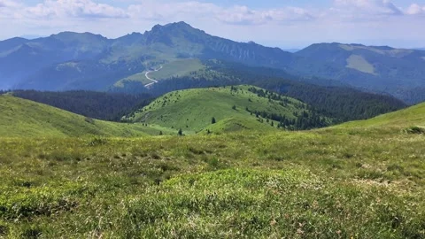 4k video with wind blowing hard in Ciucas mountains Видео 247706291