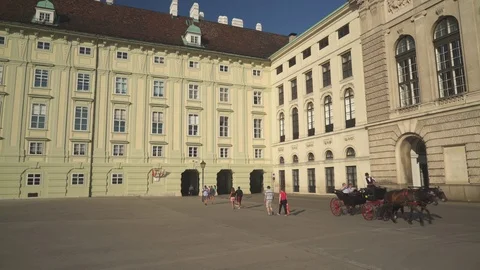 4K Vienna sightseeing video Imperial Palace with Fiaker Stock Footage
