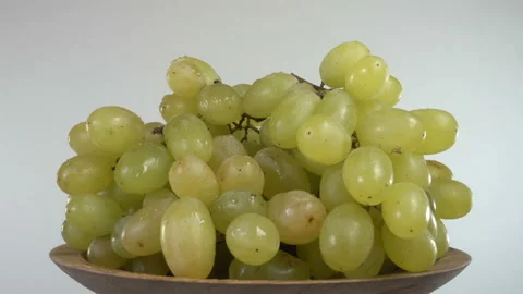 4K view of a bunch of green grapes Stock Footage 196064552