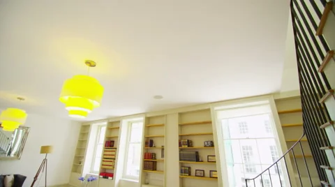 4K View of elegant home office or study in a stylish, classically designed home  Vidéo 66856415