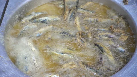 4K view of fry fish in boiling oil for Turkish street food. Stock Footage 86131042