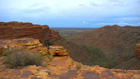 4K, view of Kings Canyon from the edge of the cliff Stock Footage 106930382