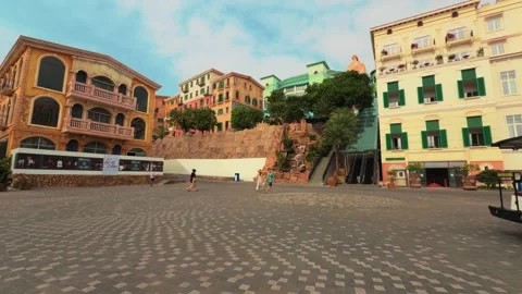 4K View of Sunset Town, Phu Quoc Vibrant Mediterranean Architecture in Vietnam Vídeo Stock 319346094