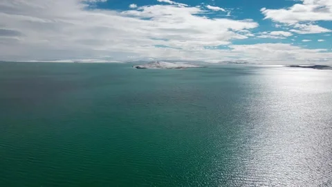 4K View of Yellow River Source with Pristine Lake in Qinghai-Tibet Plateau Stock Footage 294519900