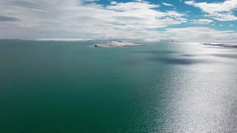 4K View of Yellow River Source with Pristine Lake in Qinghai-Tibet Plateau Stock Footage 294519909