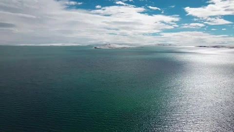 4K View of Yellow River Source with Pristine Lake in Qinghai-Tibet Plateau Stock Footage 294520087