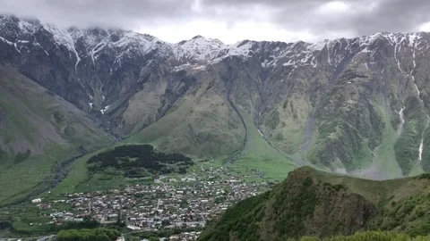 4K Viewpoint at Gergeti Trinity Church, Georgia Video stock 324608325