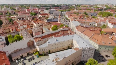 4K Vilnius Lithuania old town architecture aerial view. 스톡 동영상 107306569